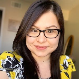 Meet your Posher, Yosenia